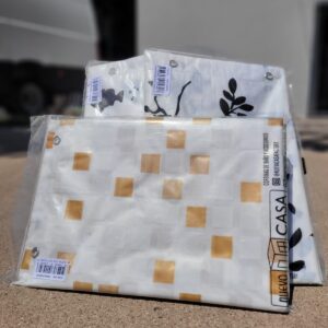 <div class="sku-tienda"><strong>COD:</strong> 160607SDFIX</div>Cortina DOBLE satinada c/ganchos fix