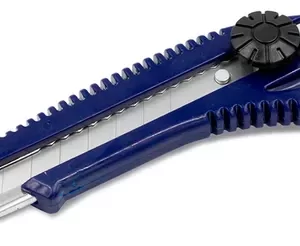 <div class="sku-tienda"><strong>COD:</strong> BRE3587</div>CUCHILLA PLÁSTICA RETRACTIL con RUEDA BREMEN