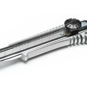 <div class="sku-tienda"><strong>COD:</strong> BRE6650</div>CUCHILLA METÁLICA RETRACTIL con RUEDA BREMEN