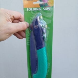 <div class="sku-tienda"><strong>COD:</strong> MAS008</div>Serrucho plegable