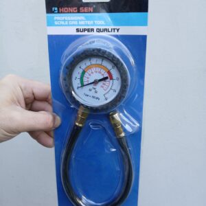 <div class="sku-tienda"><strong>COD:</strong> MAS086</div>Manometro c/ manguera flexible para neumatico