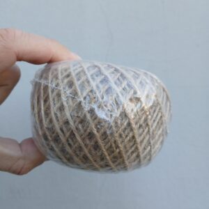 <div class="sku-tienda"><strong>COD:</strong> MAS094</div>Hilo de yute x 100grs (sisal)